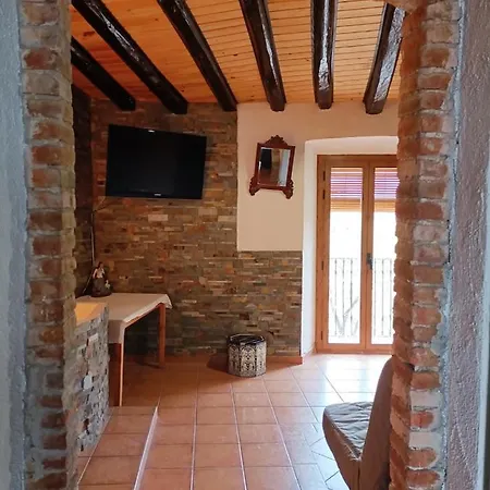 Familiar Con Chimenea - Alt Emporda Apartman